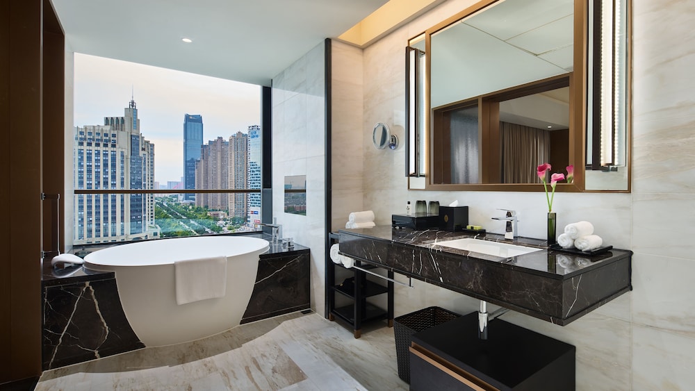 Intercontinental Hotels Hefei 68/80