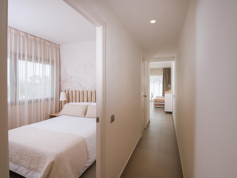 Castellmar Apartments 13/57