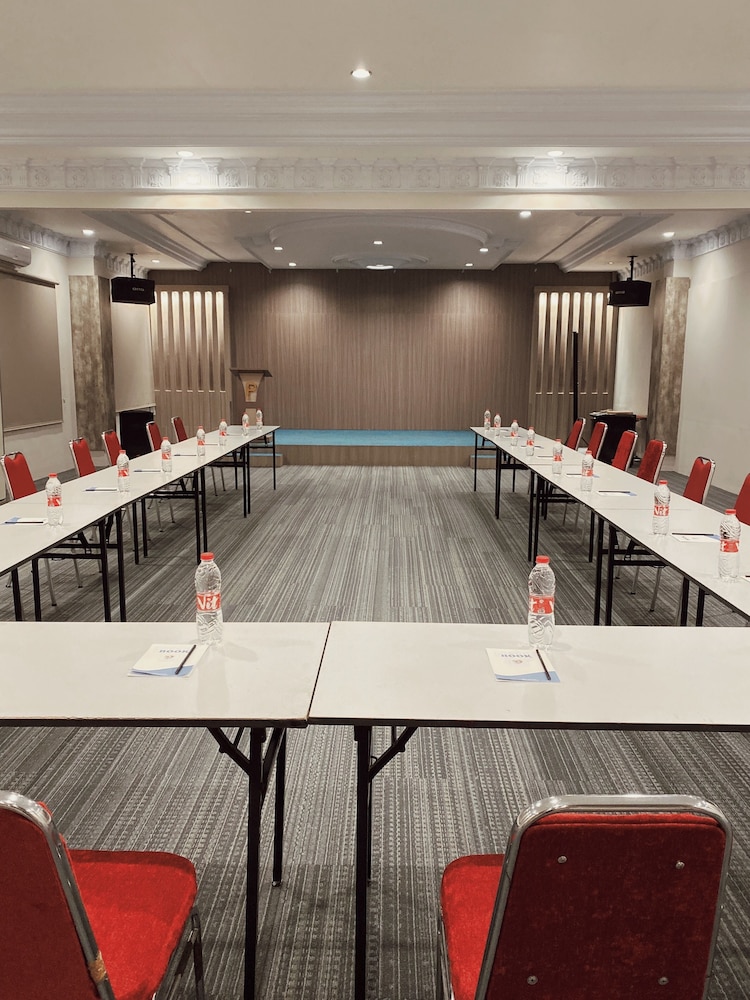 Paradise Hotel Tarakan 61/65