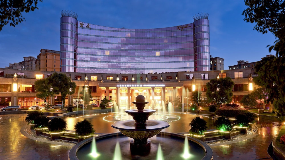 Royal International Hotel 2/60