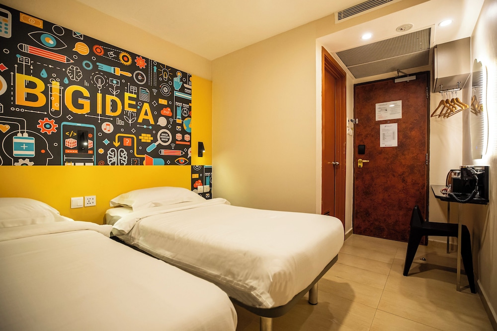 SUPERIOR, DOUBLE OR TWIN BED