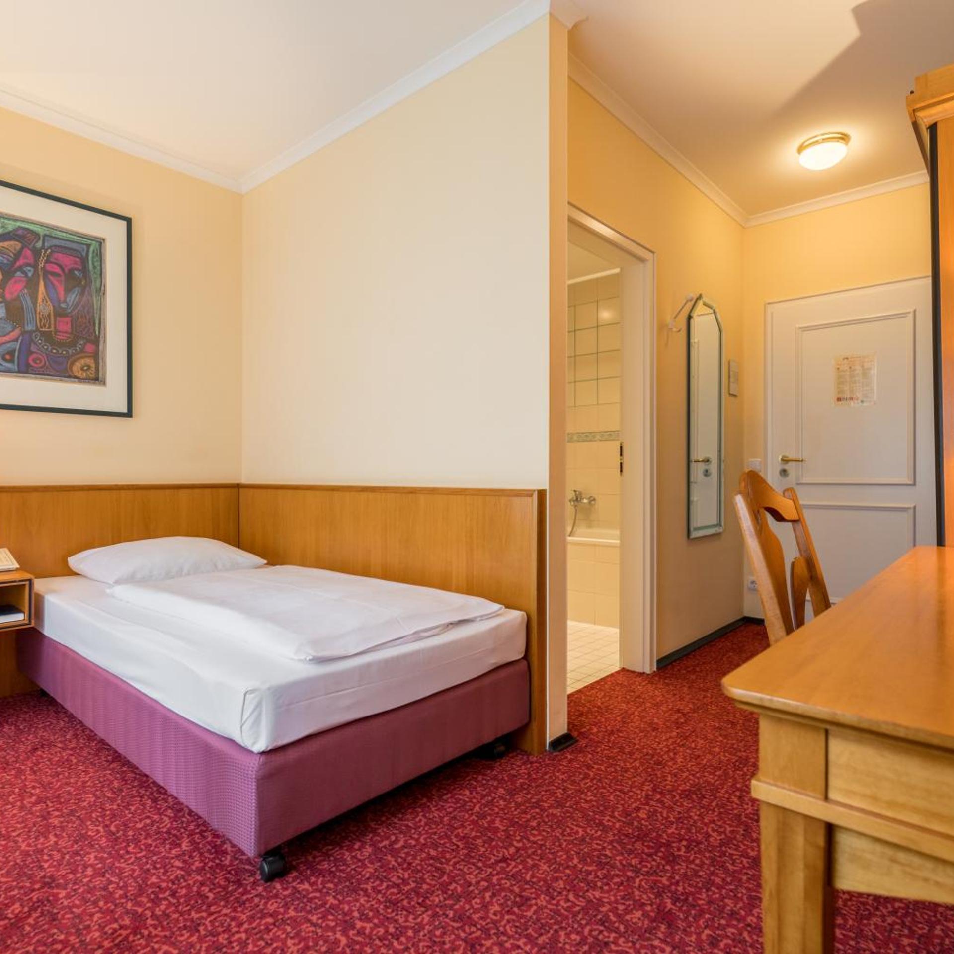 Room, Single
