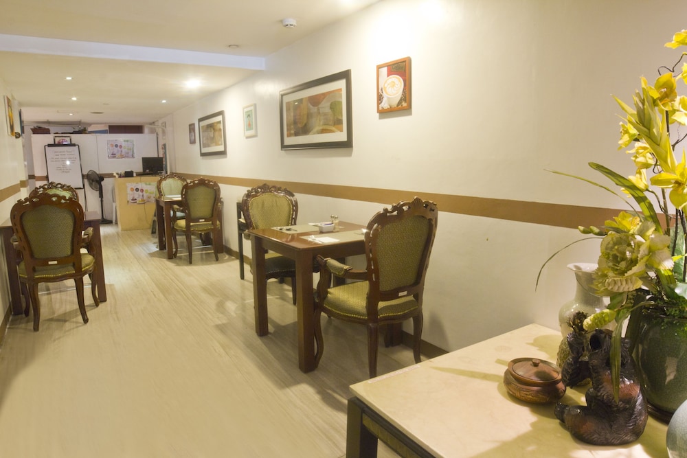 The E-Hotel Makati 42/59