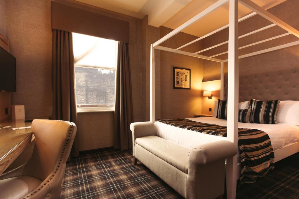 Castle, Executive, Suite