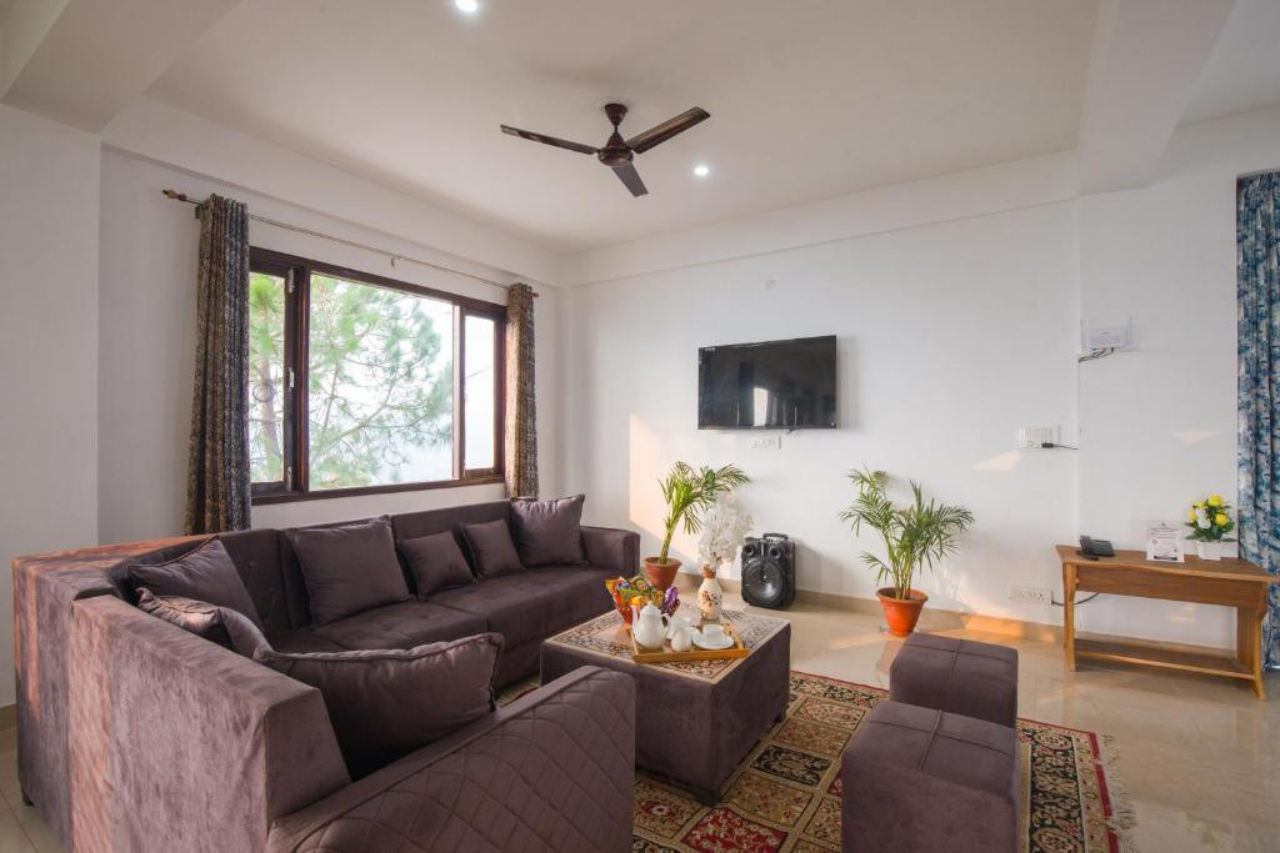 Alaya Stays 5 BHK with Hill View Querencia in KASAULI