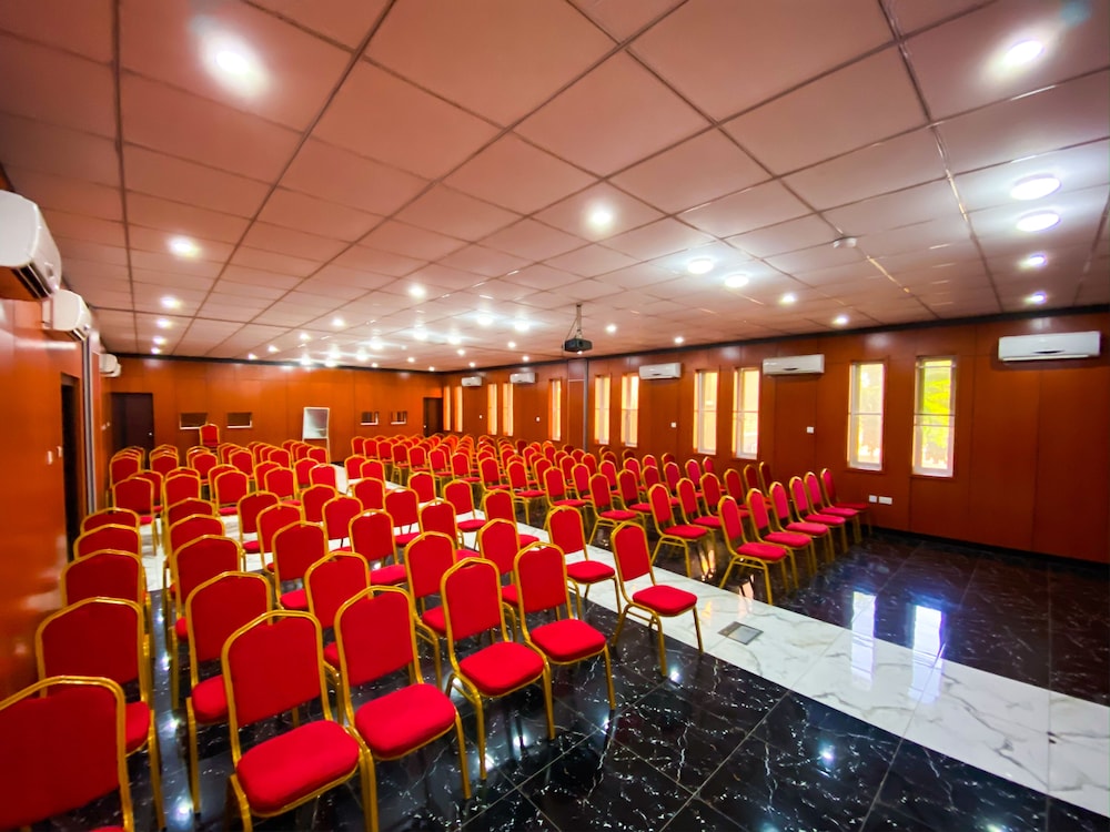 Anabel Apartment and Suites Abuja 40/50