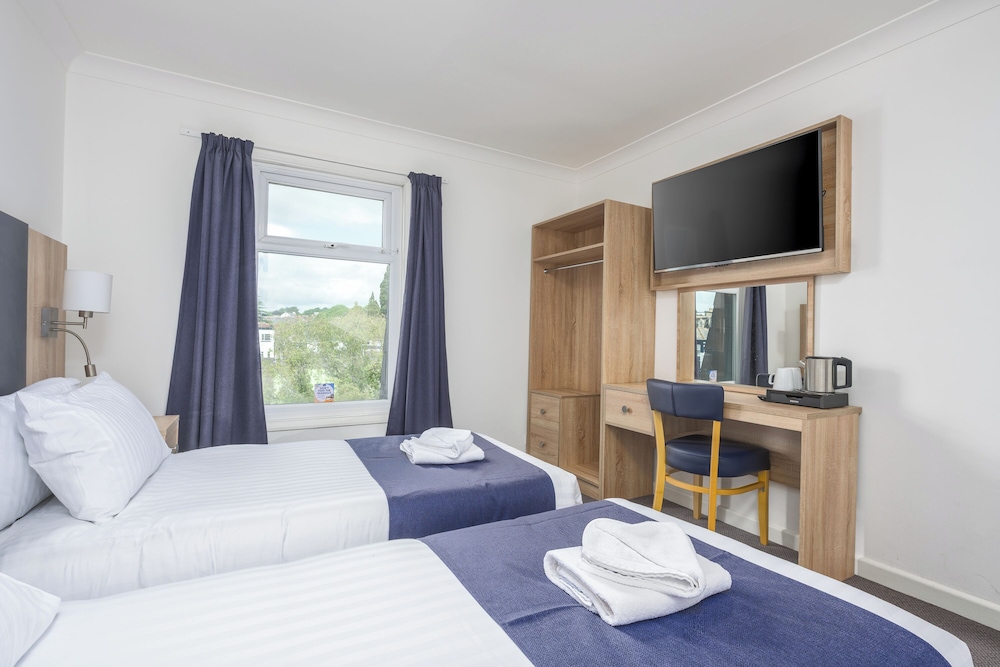 Abbey Lawn Hotel 15/64