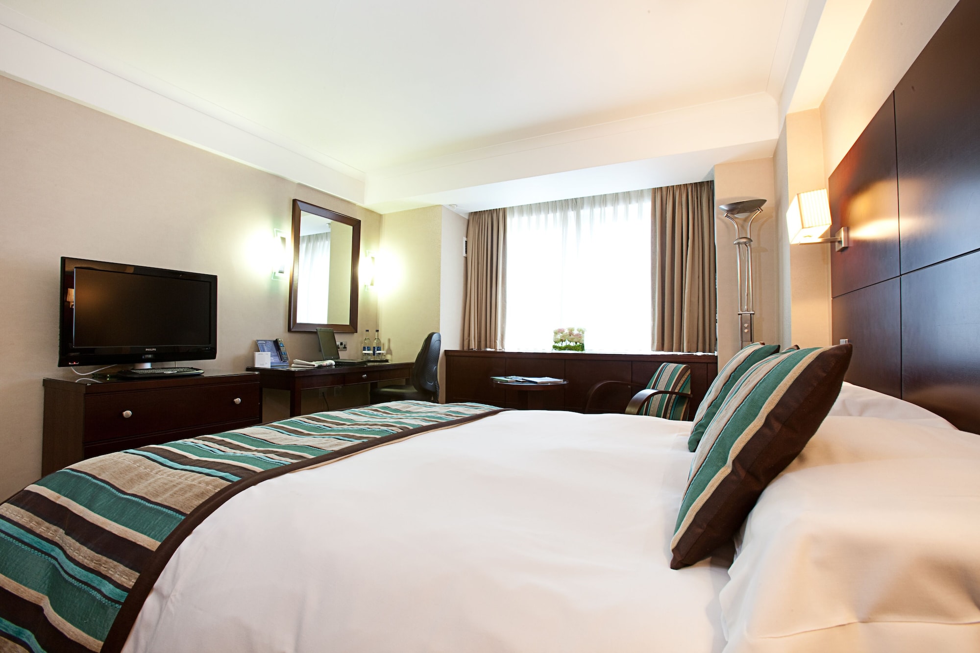 STANDARD, KING BED