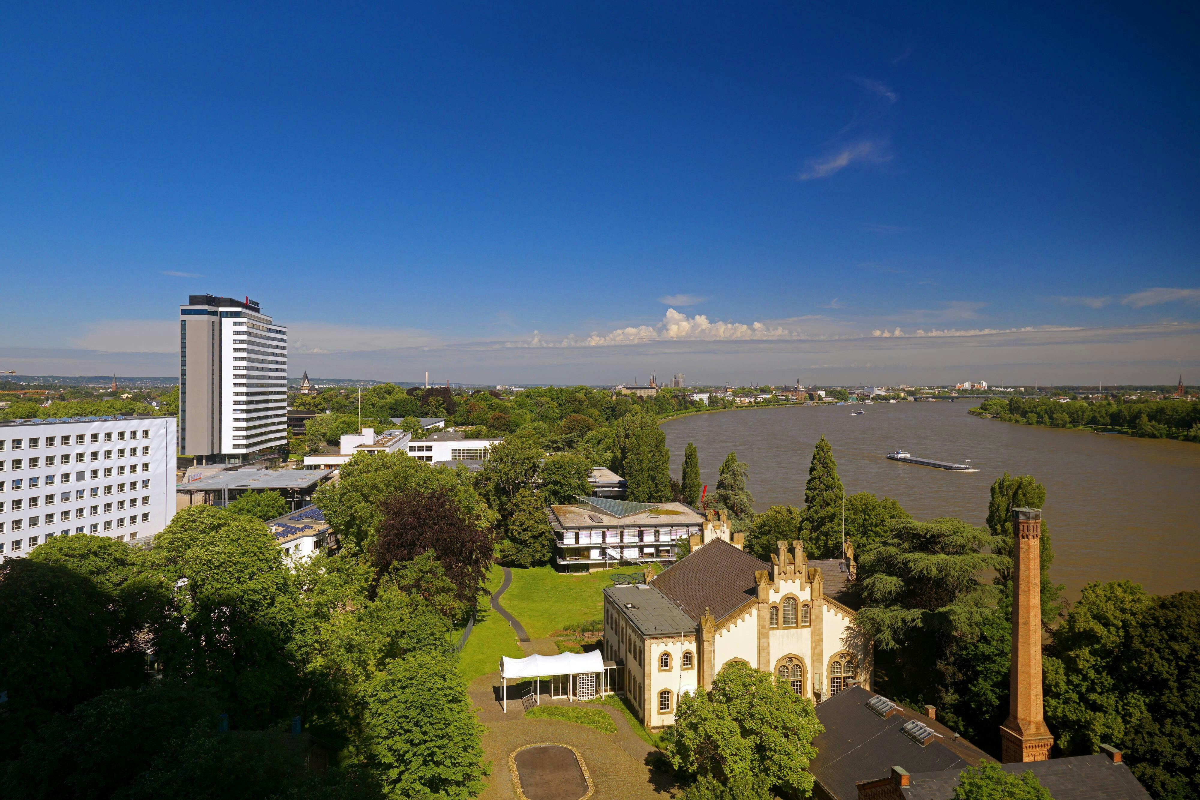 BONN MARRIOTT HOTEL 66/68