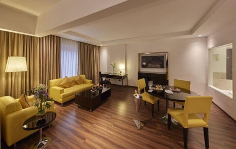 Royal Orchid Hotel Bangalore 29/41