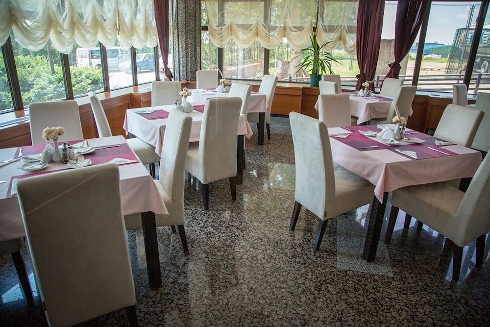 Sole Mio Hotel 38/48