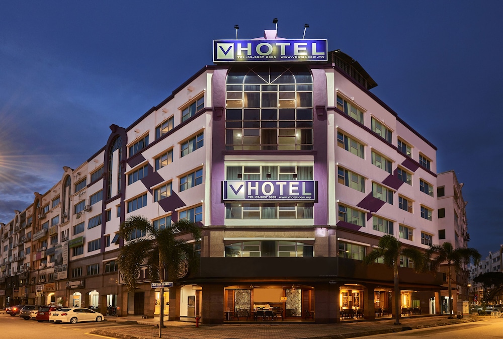V Hotel 2/35