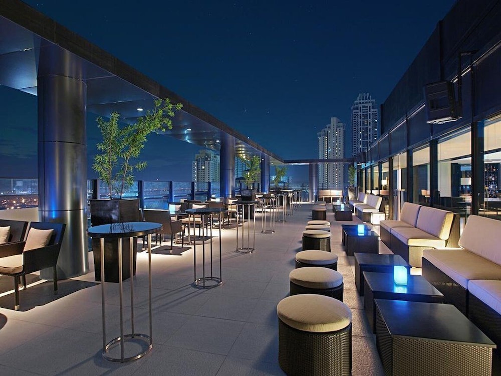 Seda Bonifacio Global City 30/48