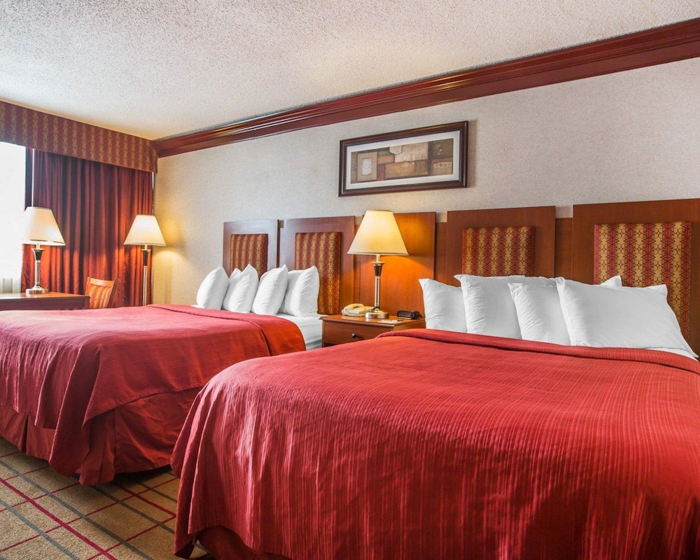 Quality Inn & Conference Center Brattleboro North 22/64
