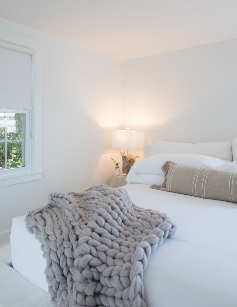 Village, Suite, King Bed