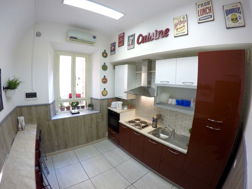 Palladini Hostel Rome 5/50