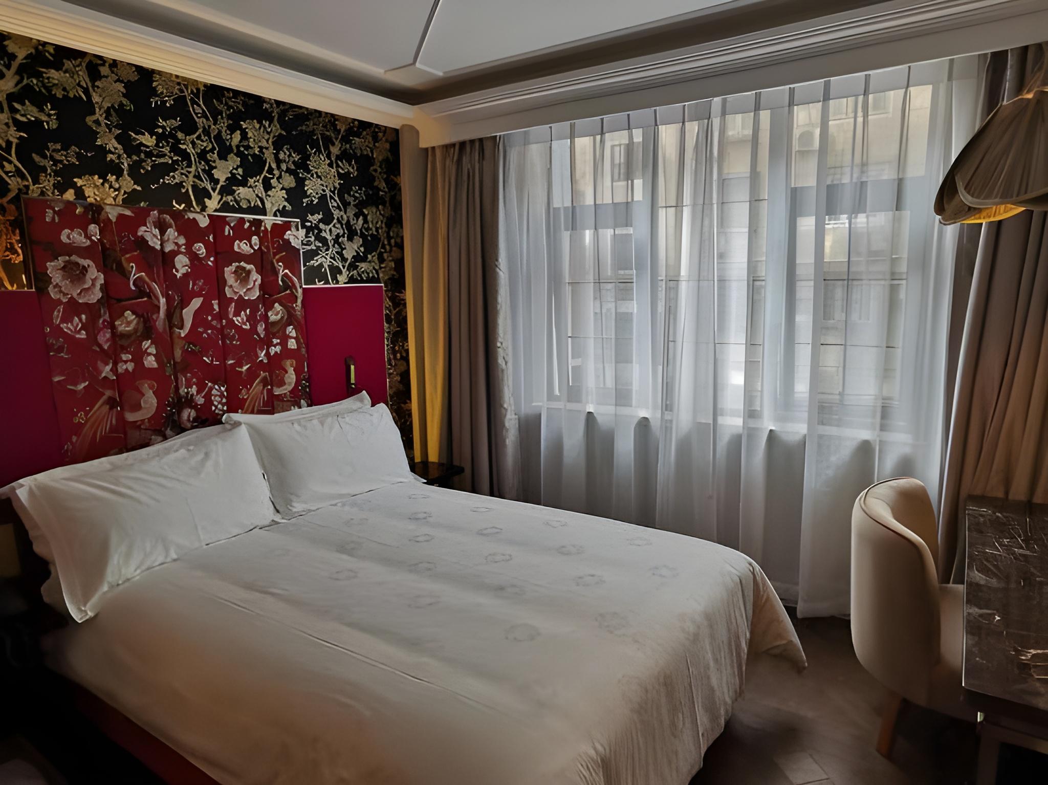 Boutique, Double Bed