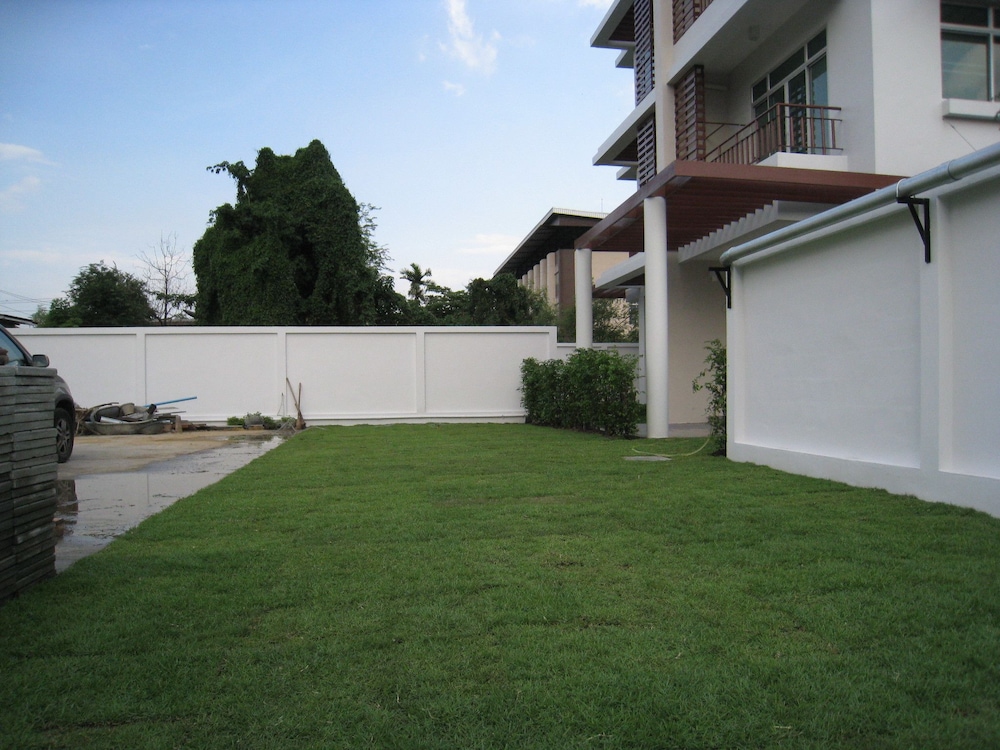 The Meet Green Apartment 60/66