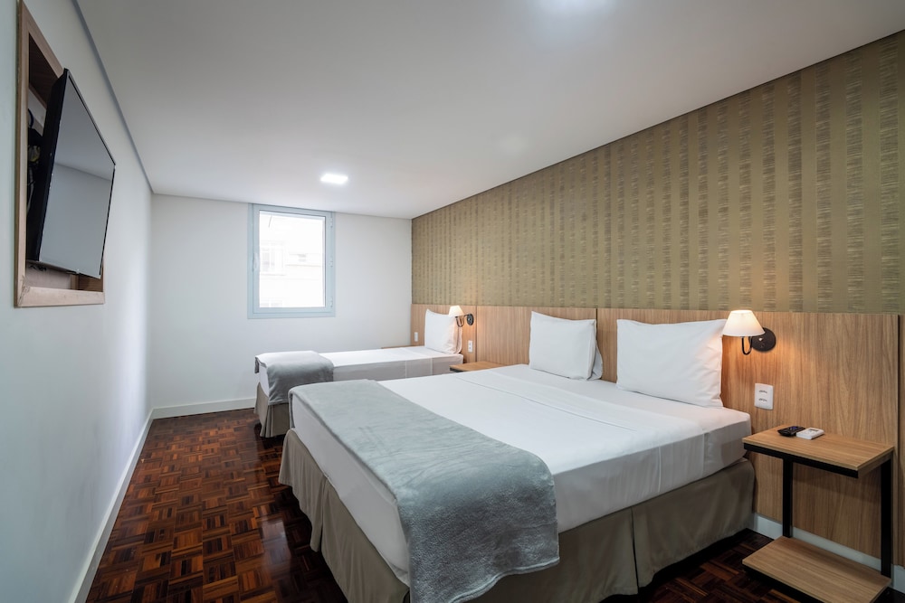 155 HOTEL 23/54