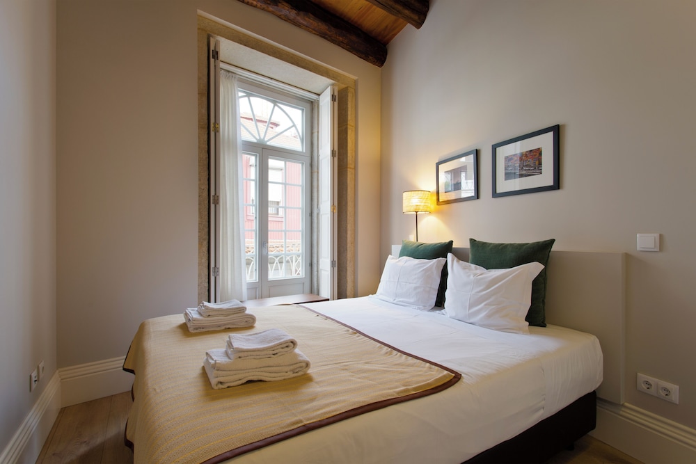 1 BEDROOM, APARTMENT