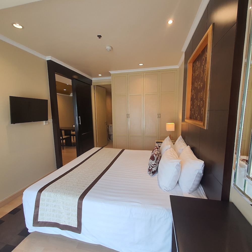 1 BEDROOM, ADMIRALS, SUITE