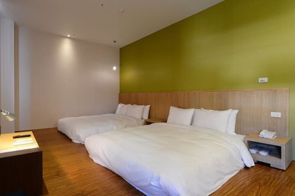 In Young Hotel 17/41