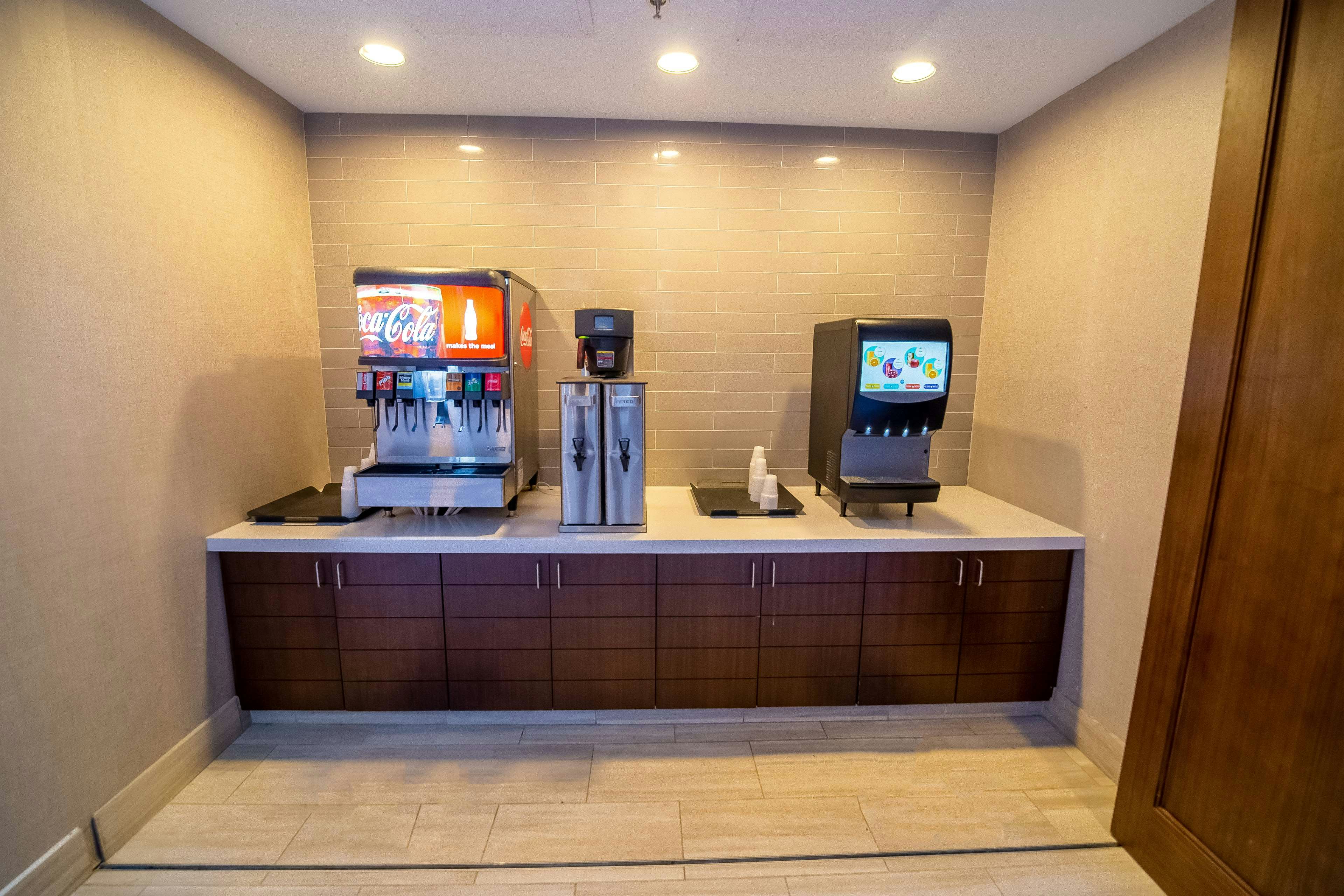 Embassy Suites by Hilton Kansas City Overland Park 6/50