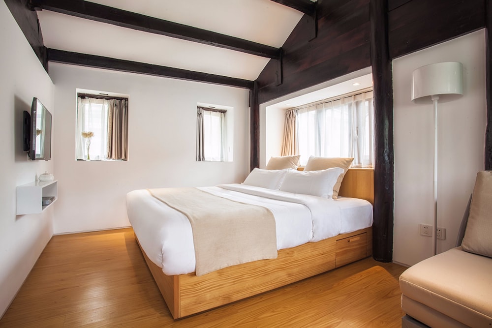 The Bivou Lijiang 15/50