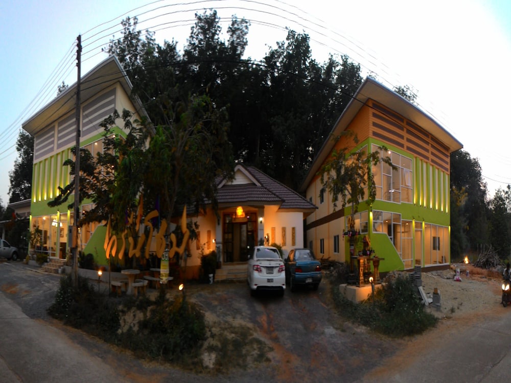 Green Home Resort 4/24