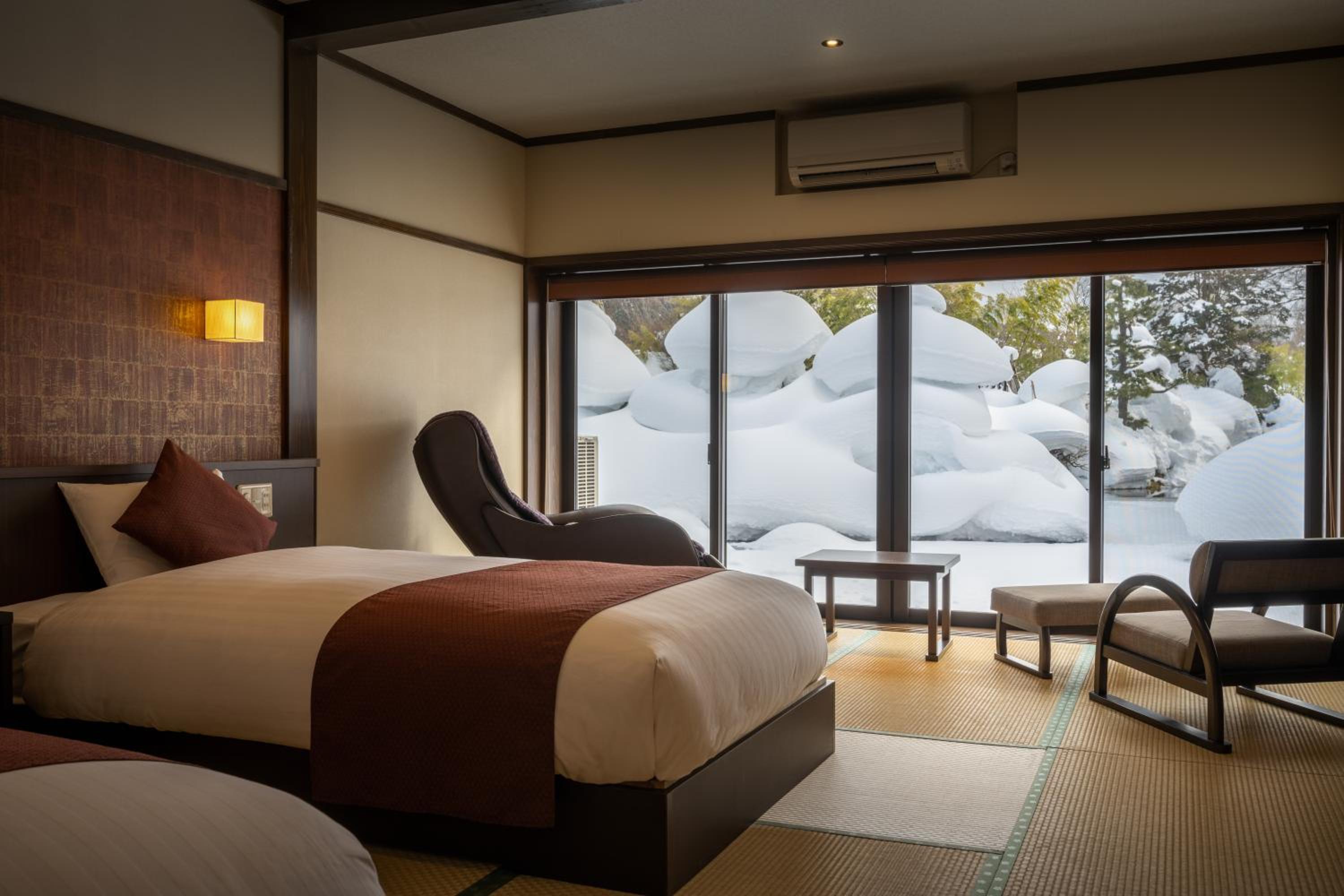 Superior, Twin Beds