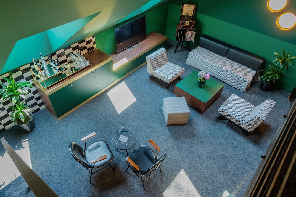Stories Boutique Hotel 65/72