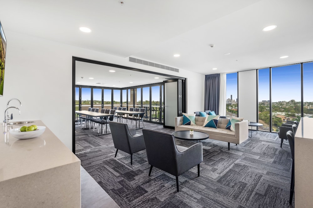 Essence Suites Taringa 43/60