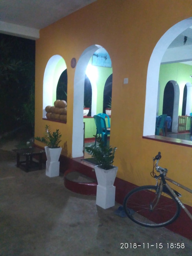 Ravana Beach Cabanas 17/36
