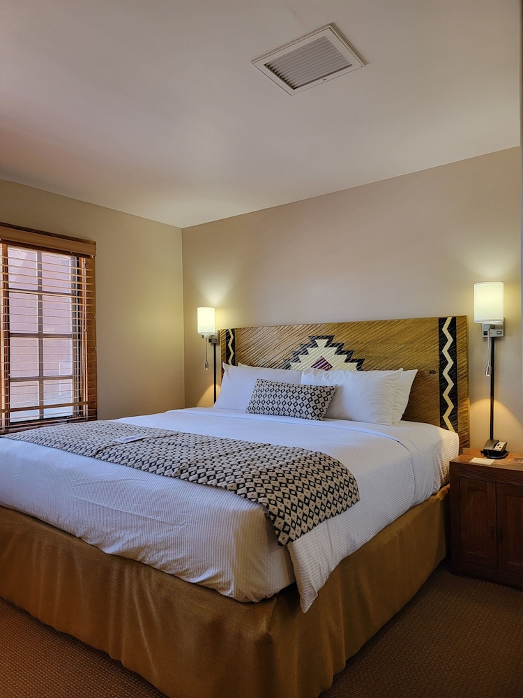 Hotel Santa Fe 8/52