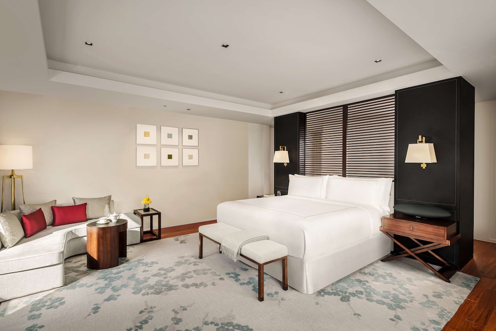 Fairmont Wuhan 19/67