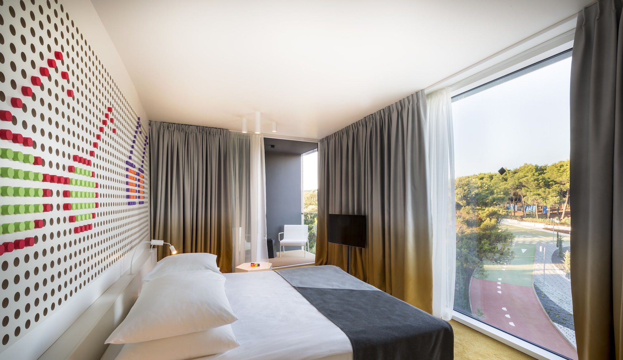 Classic, Double Bed, Balcony, Park Side