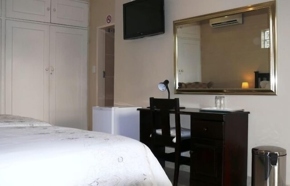 Augusta Villa St Pio Guest House 8/25