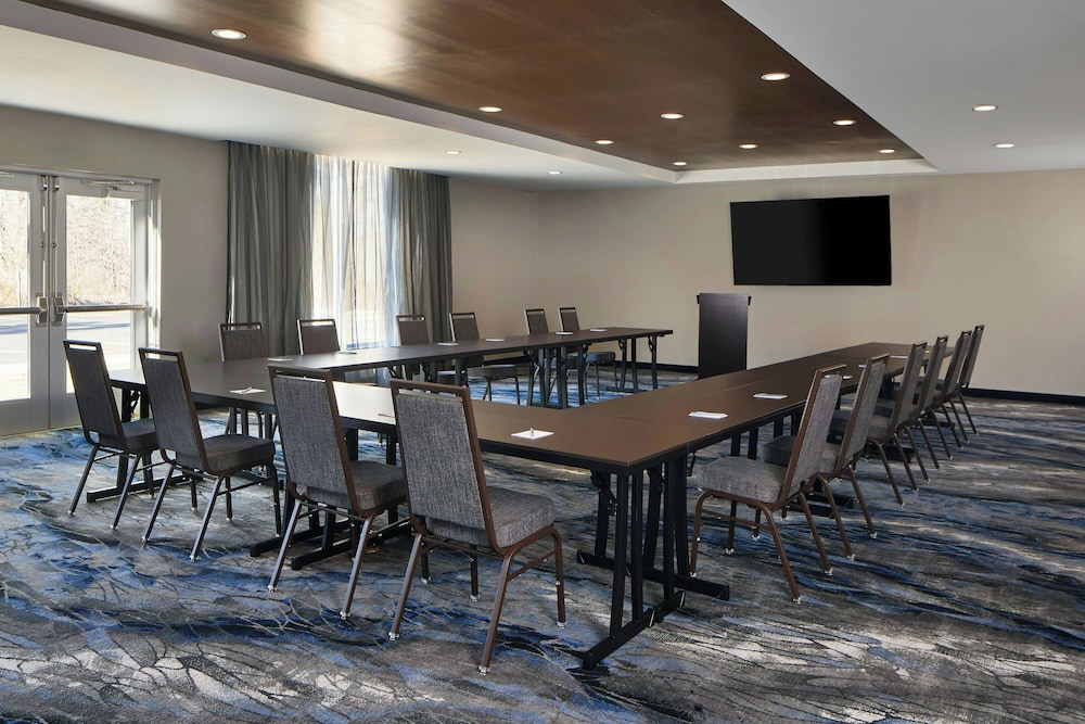 Fairfield By Marriott Inn & Suites Cornelia 17/25