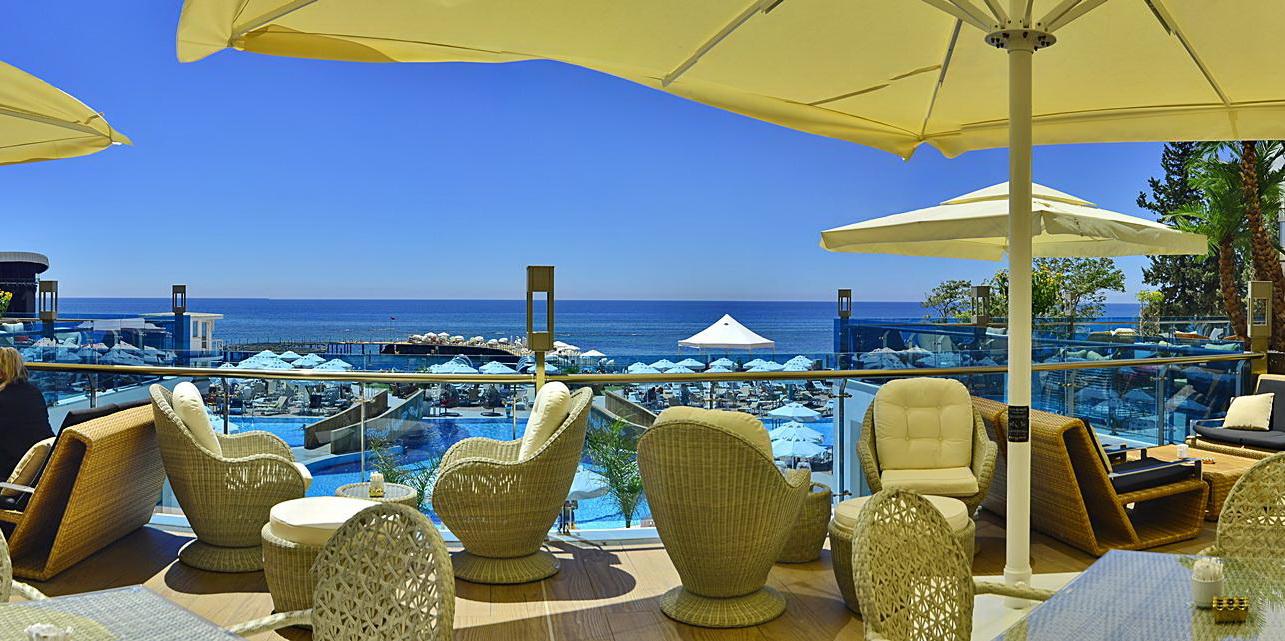 Azura Deluxe Resort Spa 32/42