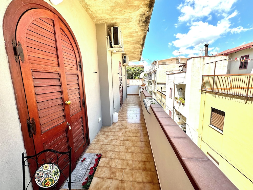 B B Sicily In Love 4/49