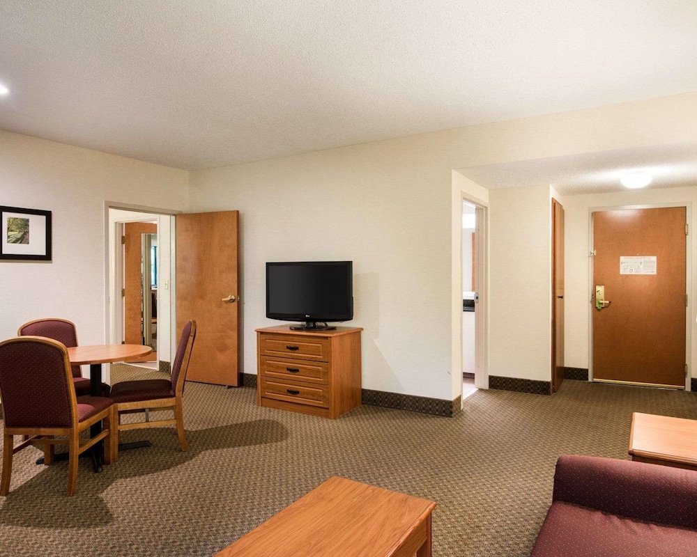 Comfort Inn & Suites Lavale - Cumberland 31/45