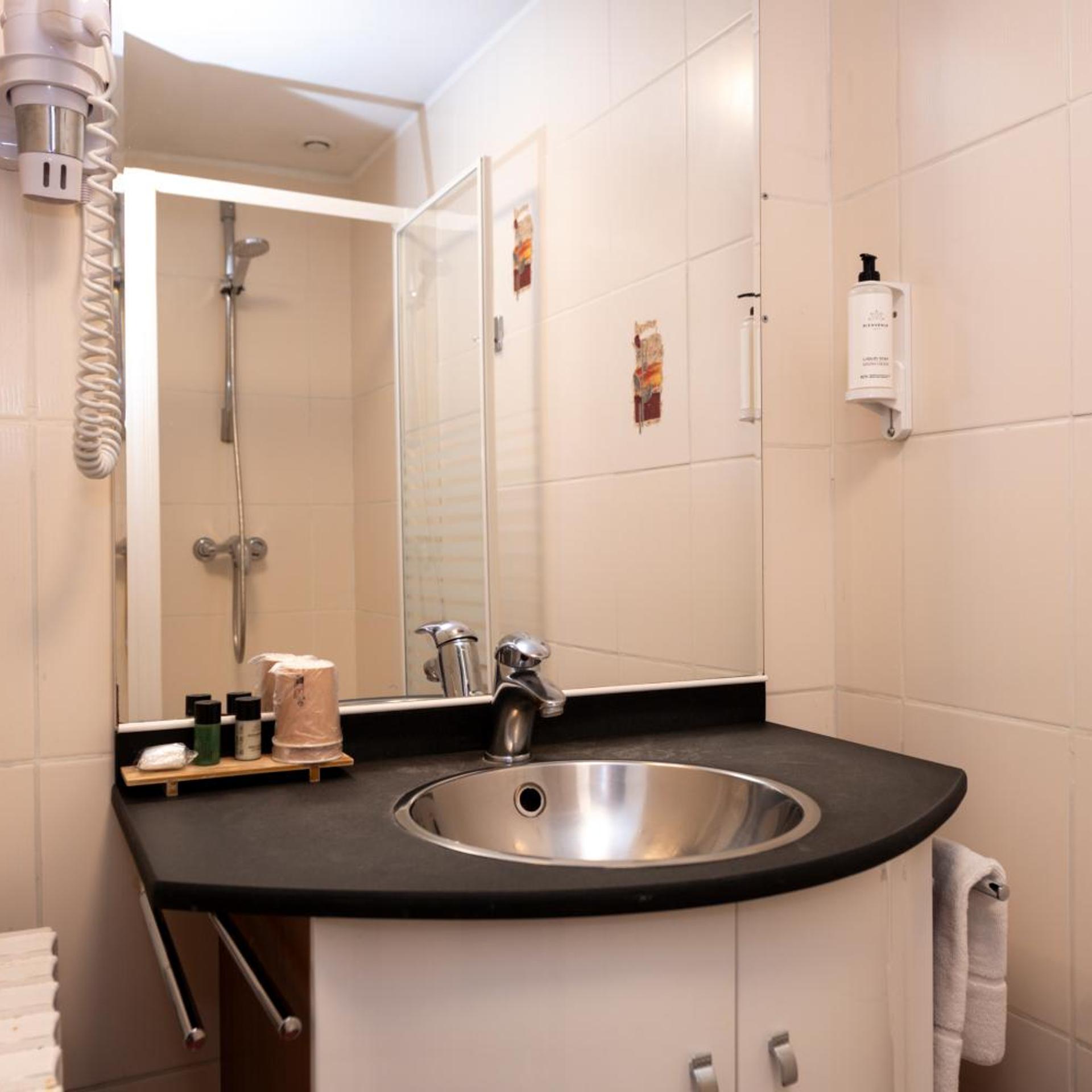 HOTEL LES SAPINS 23/24