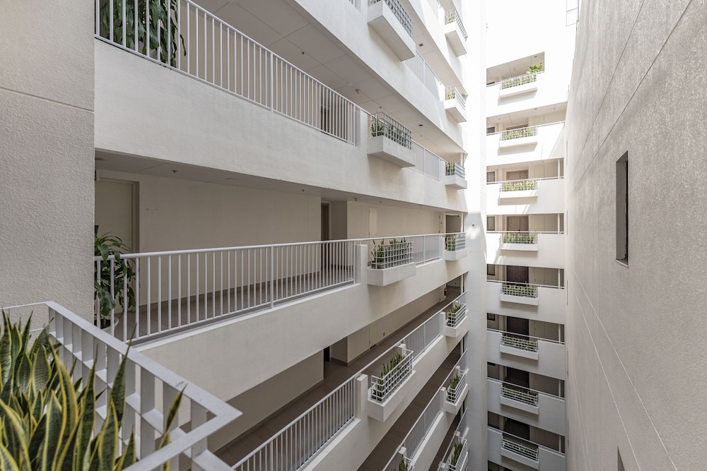 Garden View Court Serviced Apartments 6/50