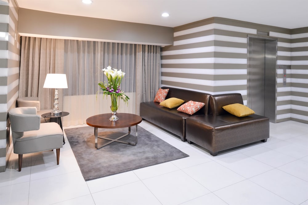 Best Western Plus LA Mid Town Hotel 28/37