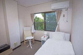 Comfort, Single, King Bed, Single Bed, Mountain View