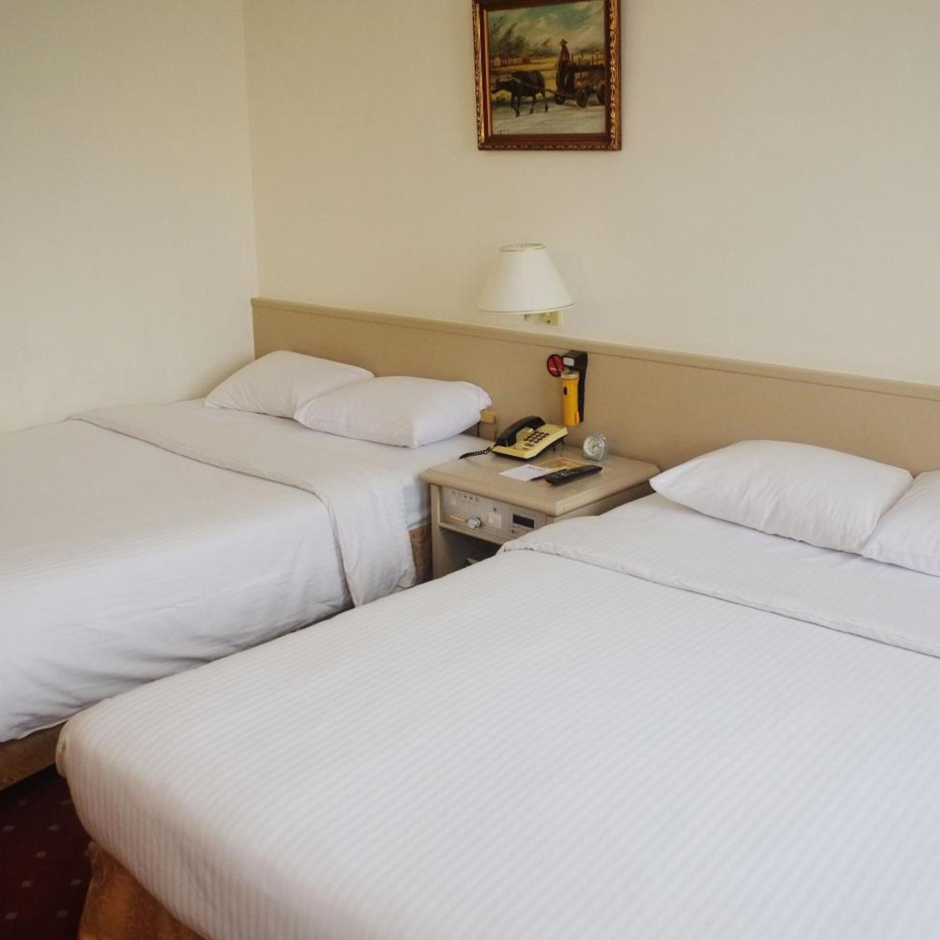 Room, Quadruple