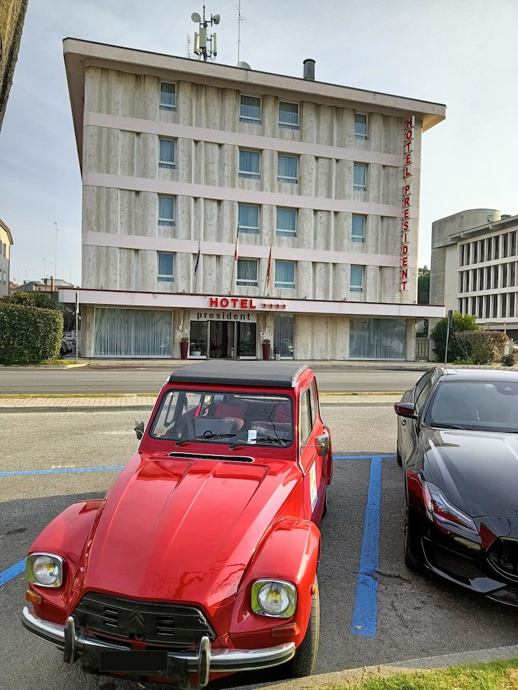Hotel President 38/50