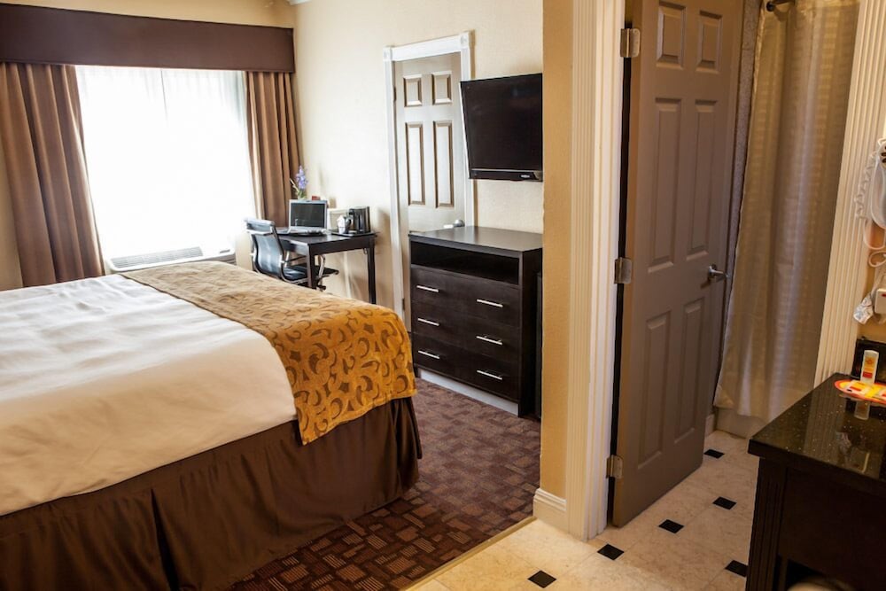 Marinwood Inn & Suites 19/43