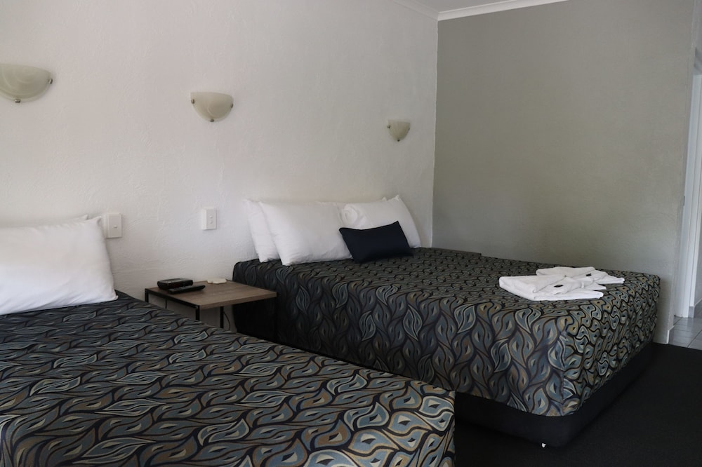 Bundaberg Spanish Motor Inn 10/33