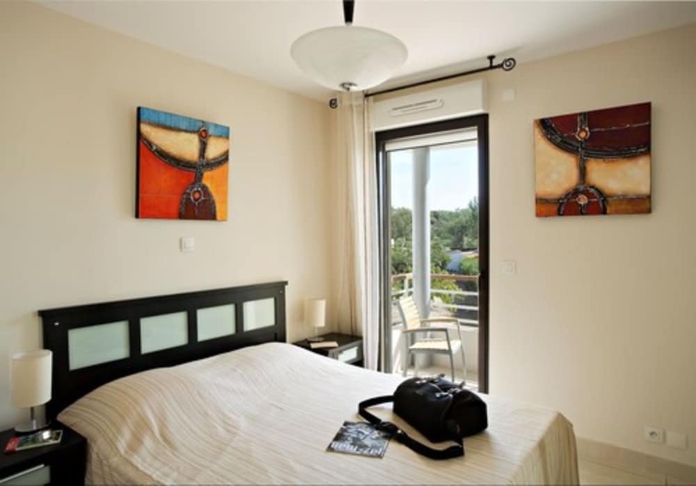 3 ROOMS, APARTMENT